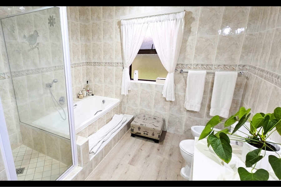 3 Bedroom Property for Sale in Vierlanden Western Cape